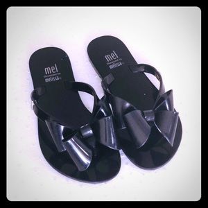 Mel dreamed by Melissa bow flip flops size 12